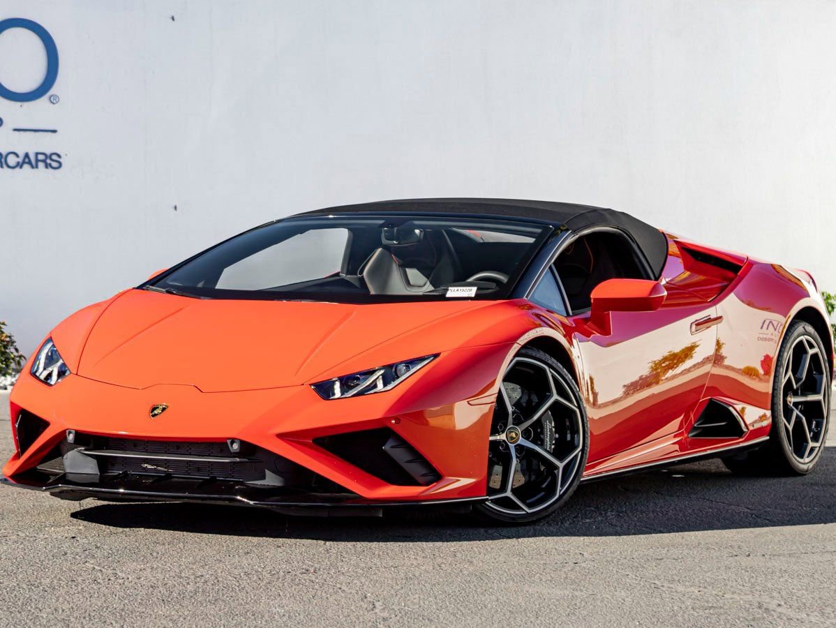 Used 2020 Lamborghini Huracan EVO image 2