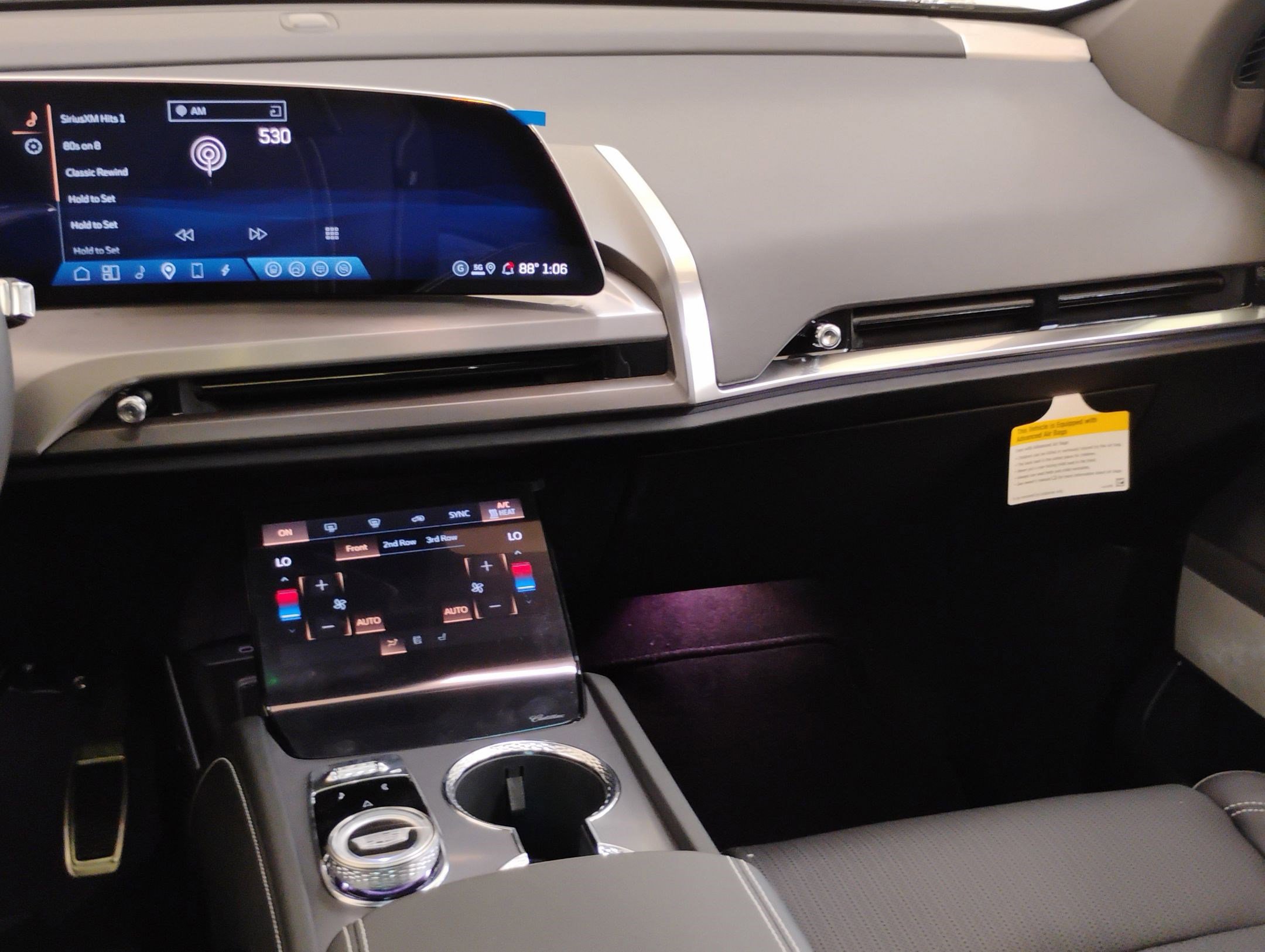 New 2026 Cadillac Vistiq Sport w/ LPO, Floor Liner Package image 29