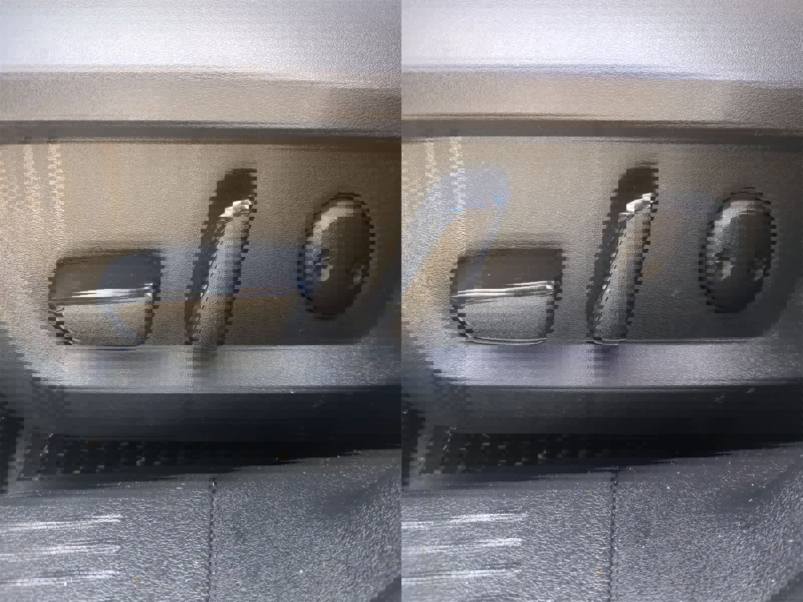 Used 2023 Nissan Rogue SV image 17