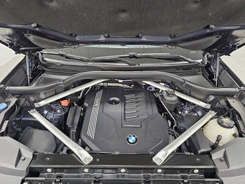 Used 2022 BMW X5 xDrive40i AWD/4WD image 9