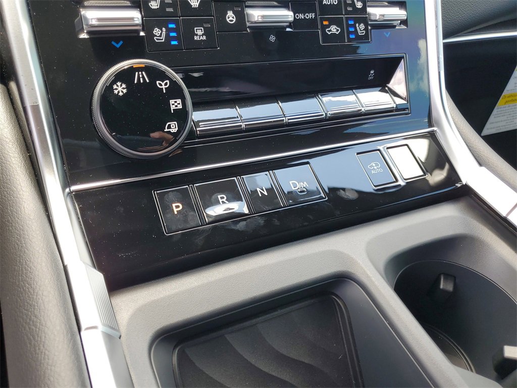 New 2025 Nissan Armada Platinum Reserve image 16