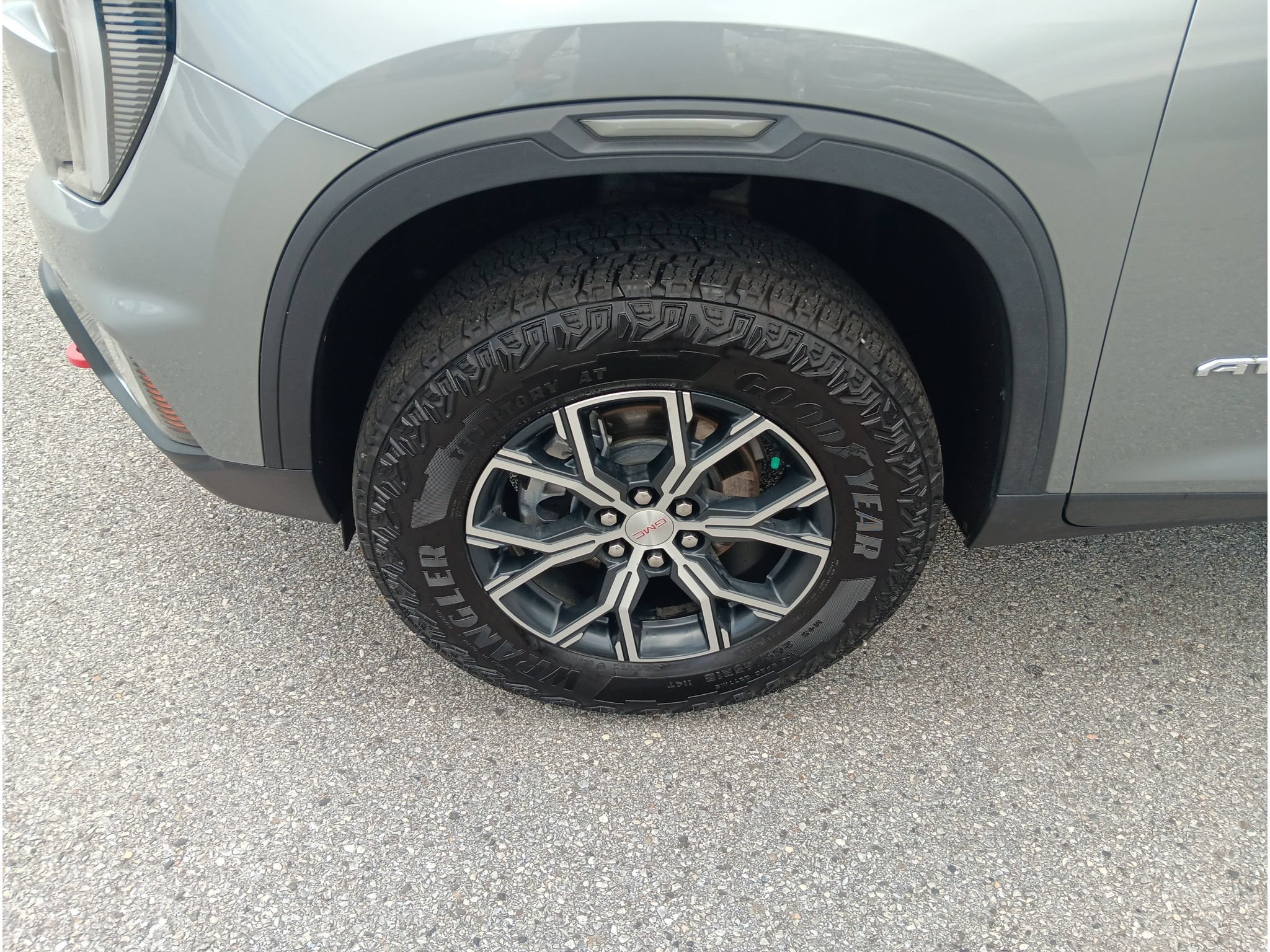 Used 2024 GMC Acadia AT4 w/ Luxury Package AWD/4WD image 2