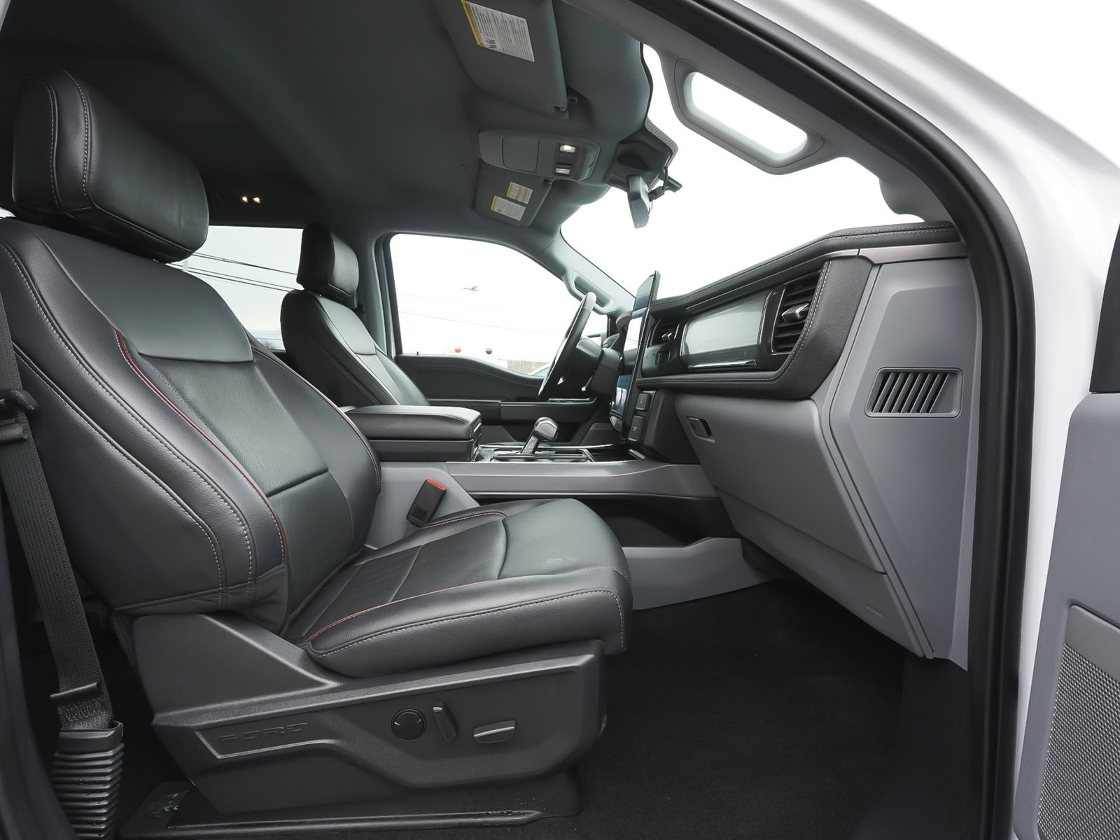 Used 2024 Ford F150 Lightning Flash w/ Max Trailer Tow Package image 41