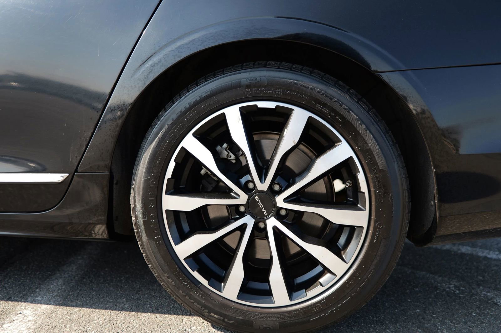 Used 2023 Volvo S90 B6 Plus image 13