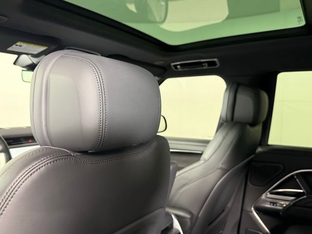 New 2025 Land Rover Range Rover SE image 22