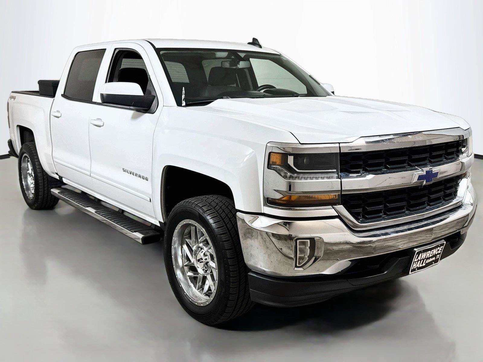 Used 2017 Chevrolet Silverado 1500 LT w/ All Star Edition AWD/4WD image 3