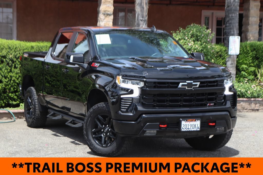 Used 2026 Chevrolet Silverado 1500 LT Trail Boss w/ LT Trail Boss Premium Package AWD/4WD image 2