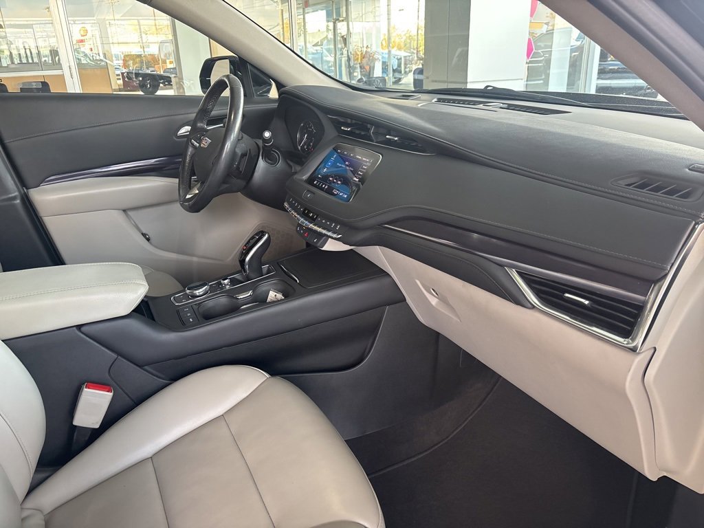 Used 2022 Cadillac XT4 Luxury image 34