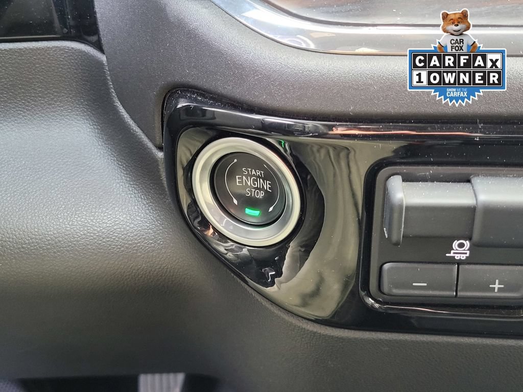 Used 2025 GMC Sierra 1500 SLT AWD/4WD image 24
