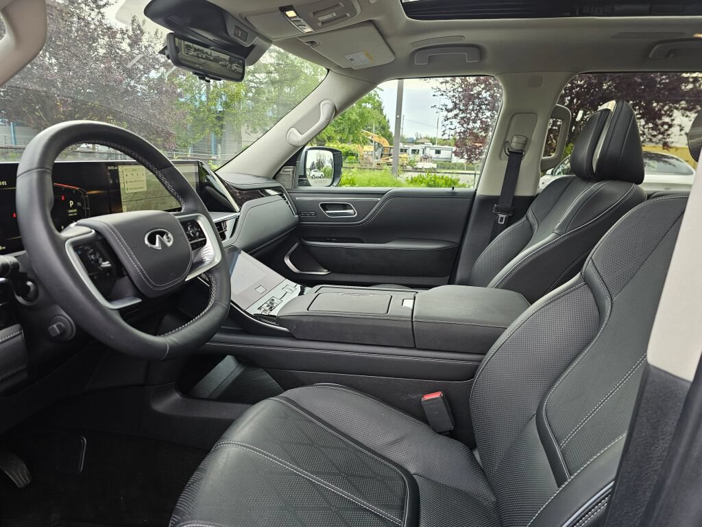 Used 2025 INFINITI QX80 Sensory AWD/4WD image 25