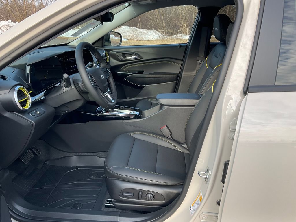 New 2026 Chevrolet Trax ACTIV w/ Driver Confidence Package FWD image 2
