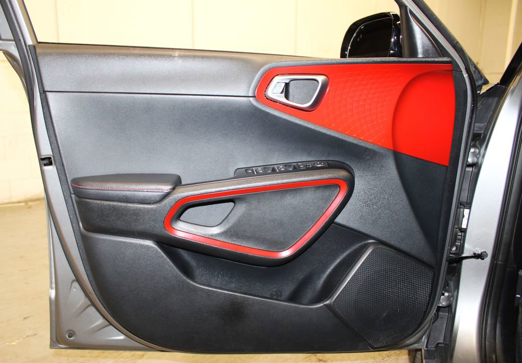 Used 2023 Kia Soul GT-Line FWD image 27