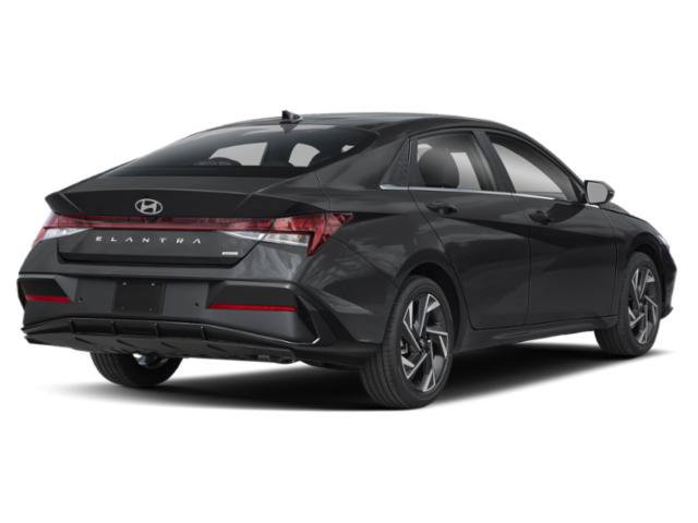 Used 2025 Hyundai Elantra Limited FWD image 2