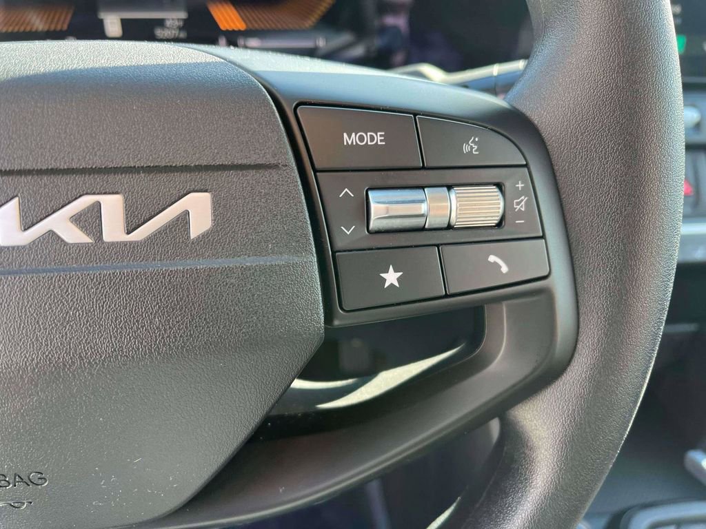 Certified 2025 Kia K4 LXS image 18