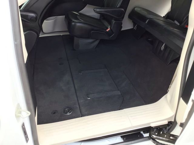 Used 2024 Chrysler Pacifica Touring-L FWD image 23