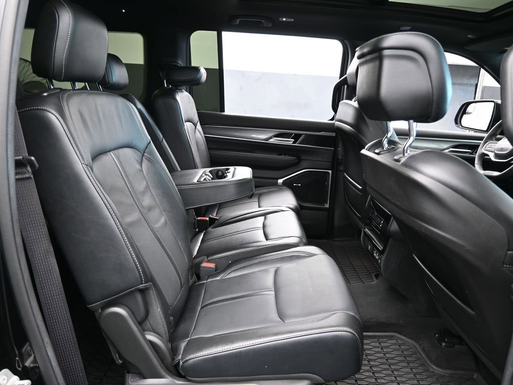 Used 2022 Jeep Wagoneer Series II image 42