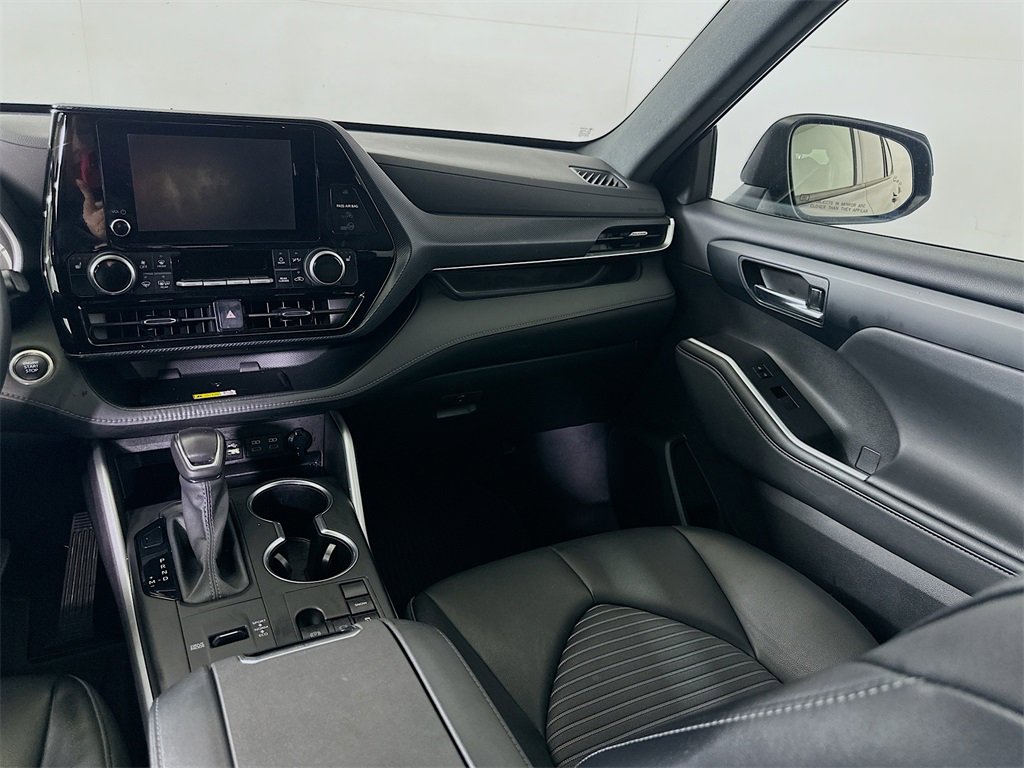 Used 2024 Toyota Highlander XSE image 20