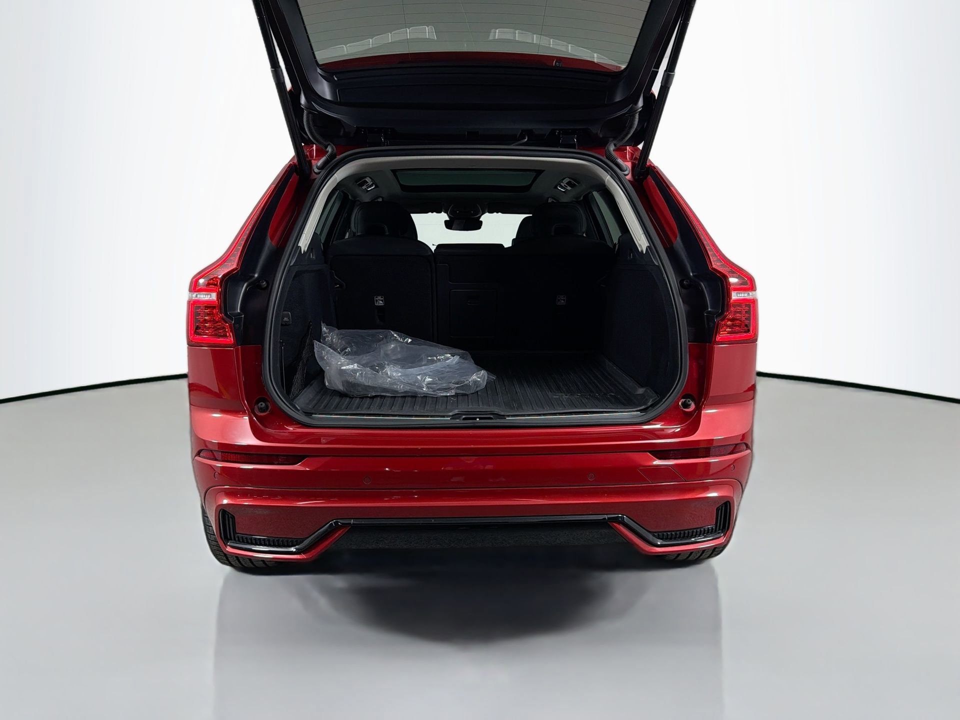 Certified 2023 Volvo XC60 B5 Ultimate image 28