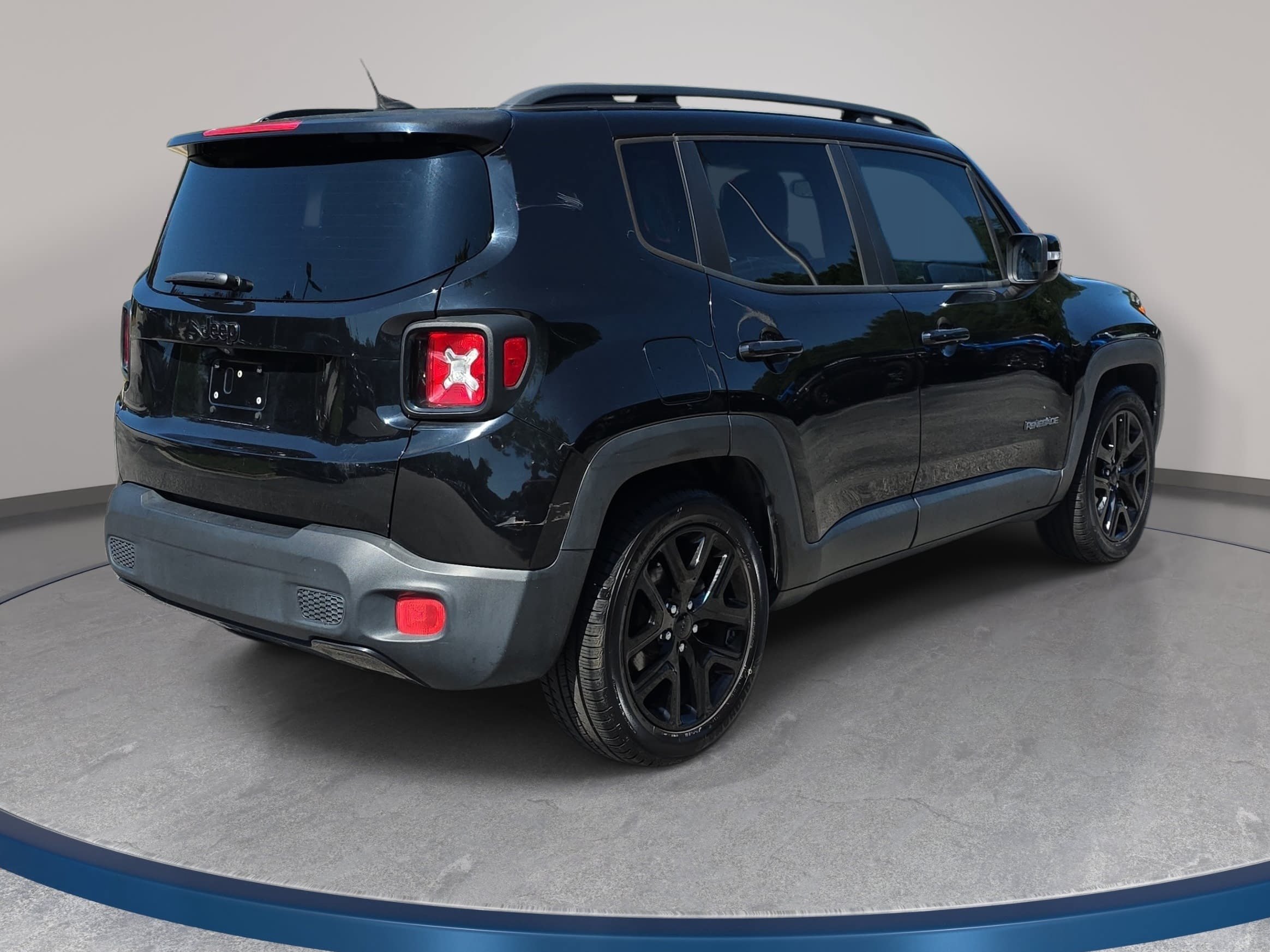 Used 2017 Jeep Renegade Altitude FWD image 5