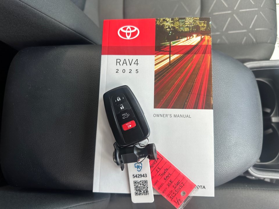 Used 2025 Toyota RAV4 XLE w/ Convenience Package AWD/4WD image 38