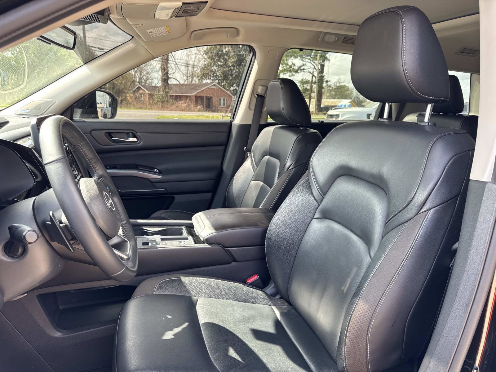 Used 2023 Nissan Pathfinder SL w/ SL Premium Package FWD image 15