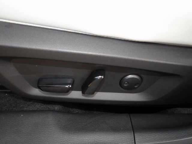 New 2025 Mitsubishi Outlander SE image 17