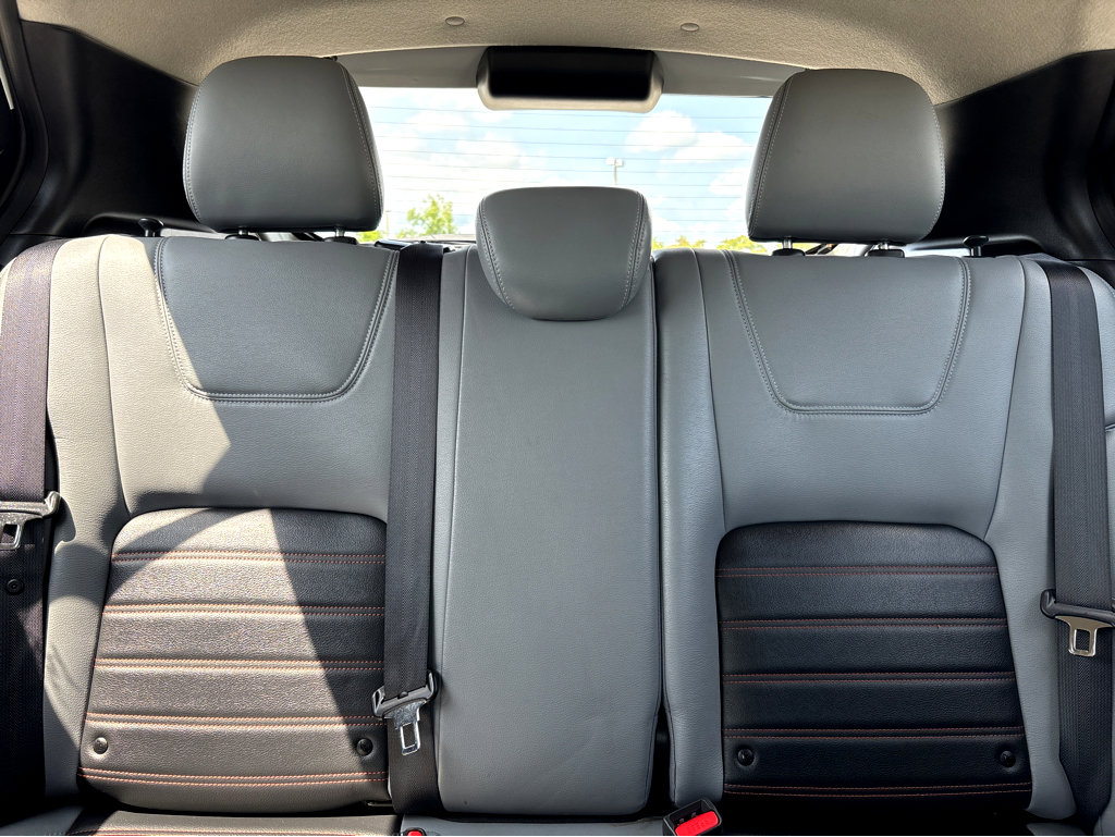 Used 2023 Nissan Kicks SR w/ SR Premium Package FWD image 4