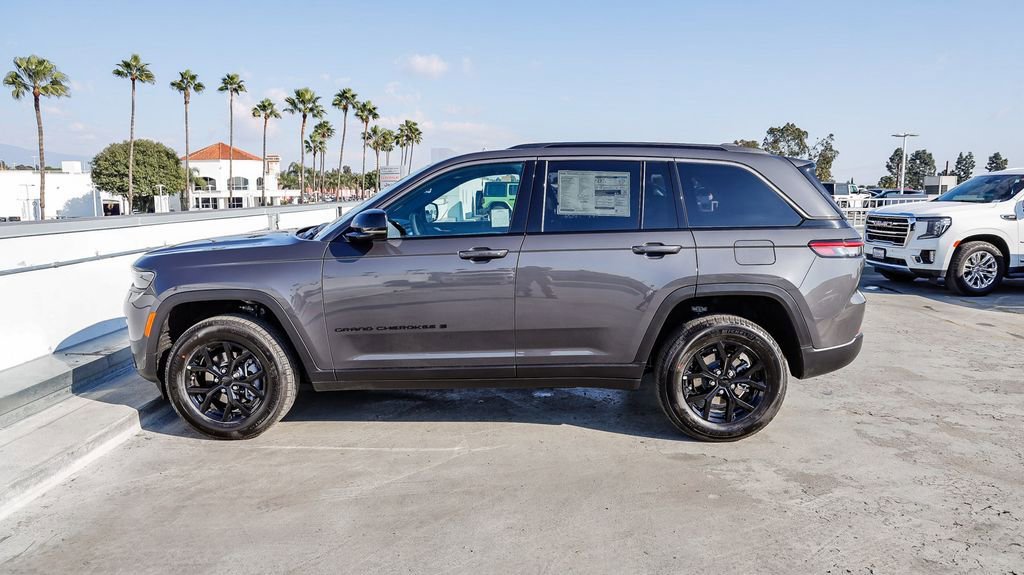 New 2026 Jeep Grand Cherokee Altitude image 14