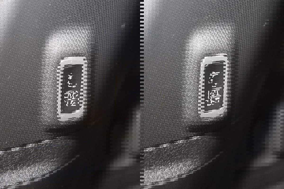 Used 2023 Jeep Grand Cherokee Summit w/ Luxury Tech Group V image 55