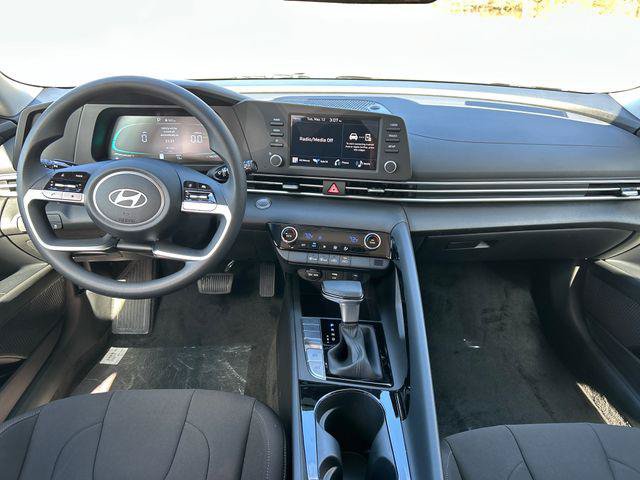New 2026 Hyundai Elantra Hybrid FWD image 16