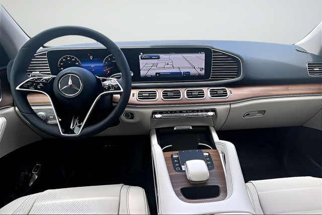 Used 2025 Mercedes-Benz GLE 350 4MATIC image 6