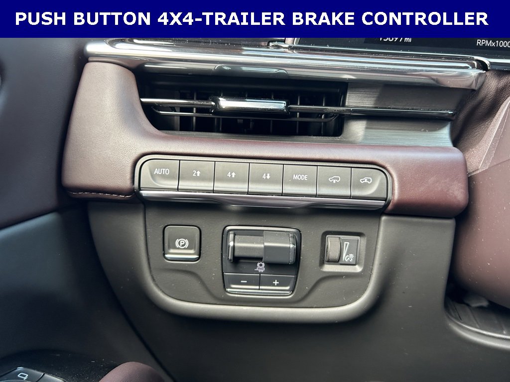 Used 2024 Cadillac Escalade Sport Platinum w/ Heavy-Duty Trailer Package image 20