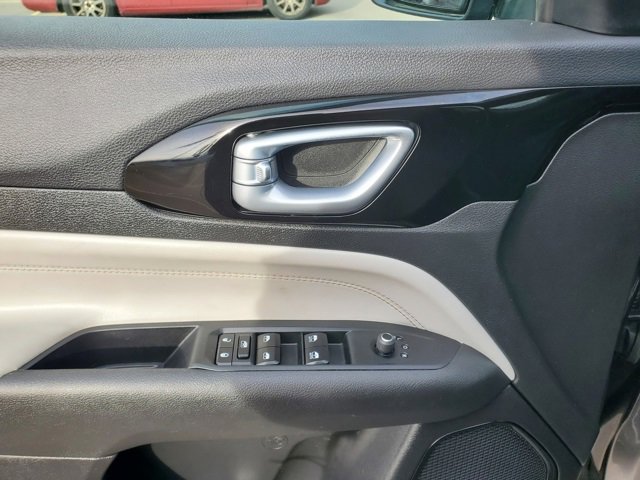 Certified 2023 Jeep Compass Limited image 9