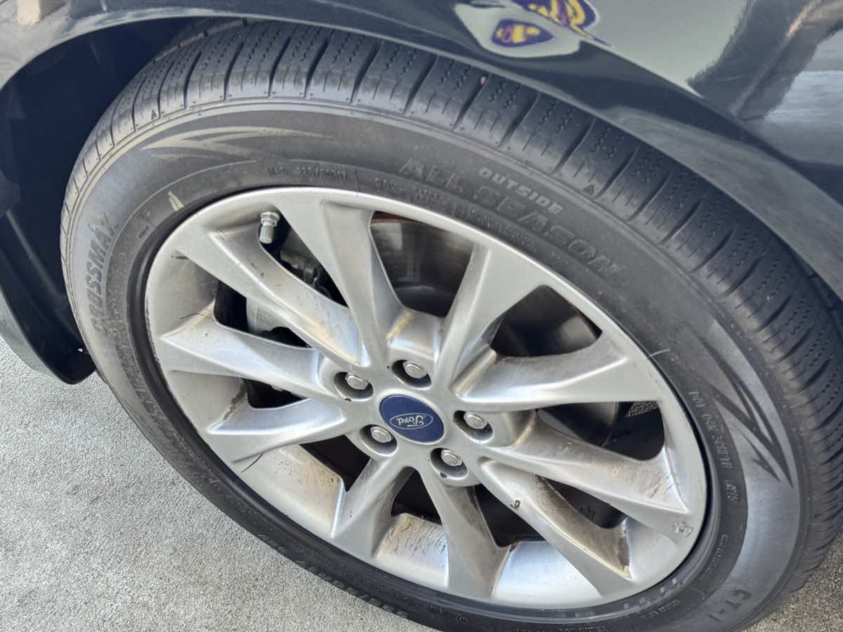 Used 2017 Ford Fusion SE w/ Fusion SE Technology Package FWD image 23