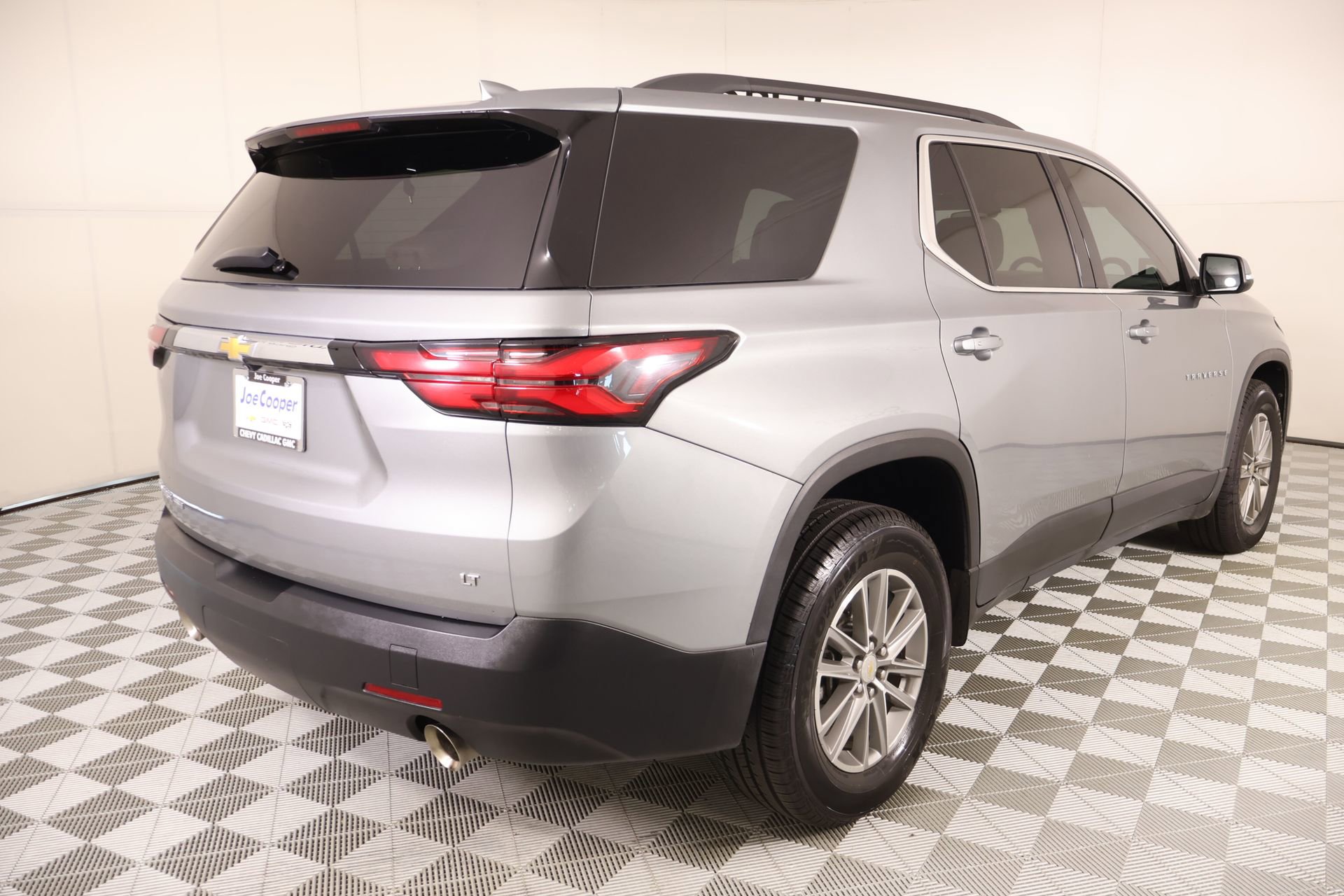 Used 2023 Chevrolet Traverse LT w/ LPO, Cargo Package AWD/4WD image 21