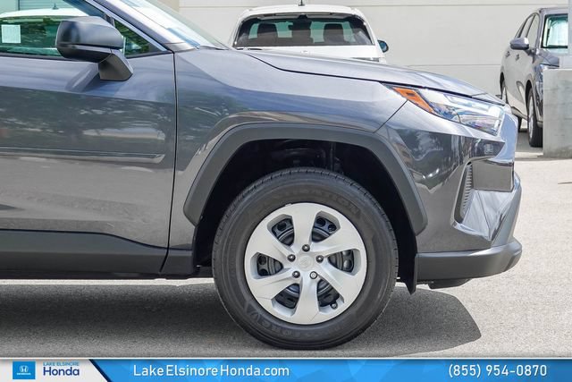 Used 2023 Toyota RAV4 LE AWD/4WD image 7