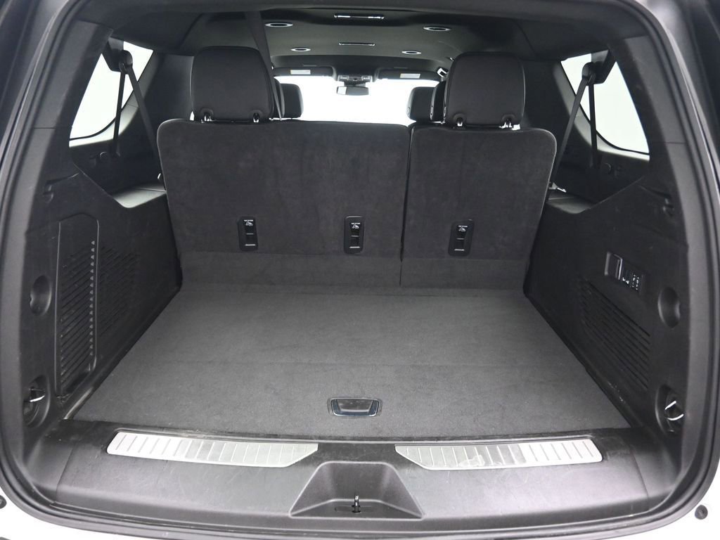 Used 2025 GMC Yukon XL Denali image 16