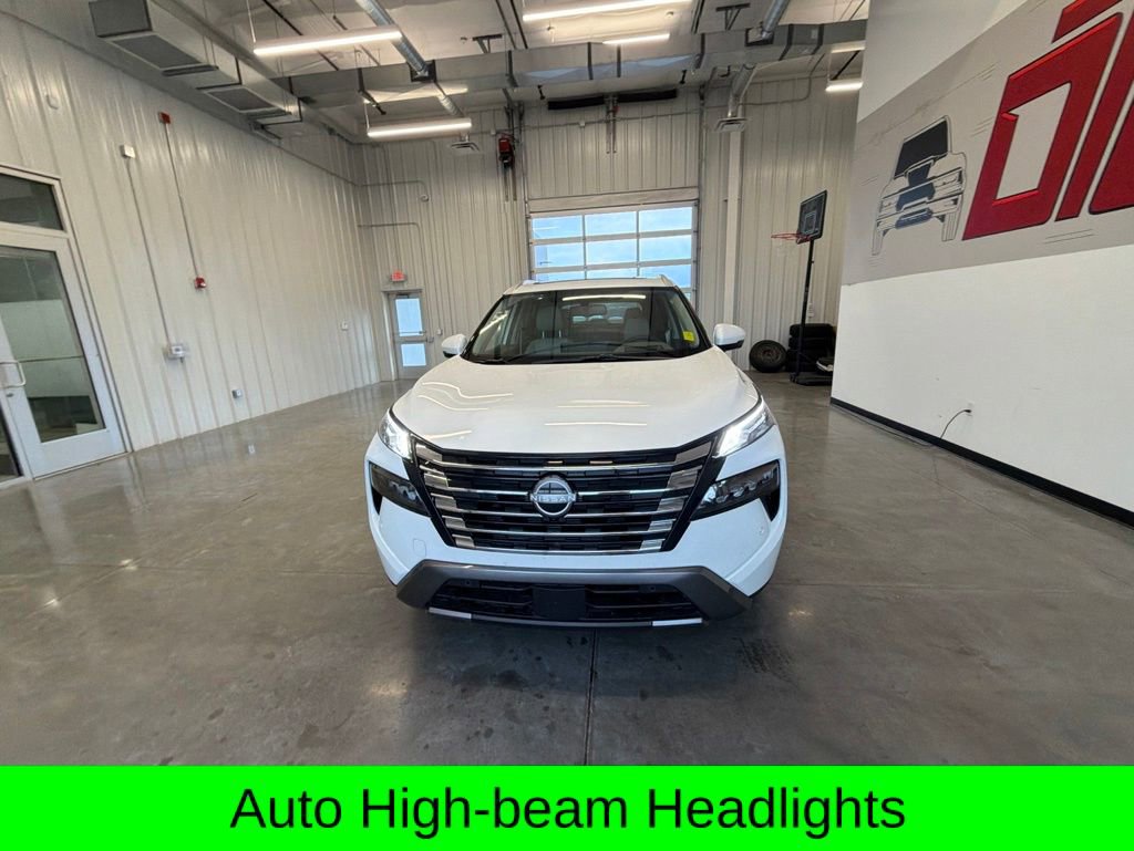 Used 2025 Nissan Rogue SL w/ Tech Package AWD/4WD image 10