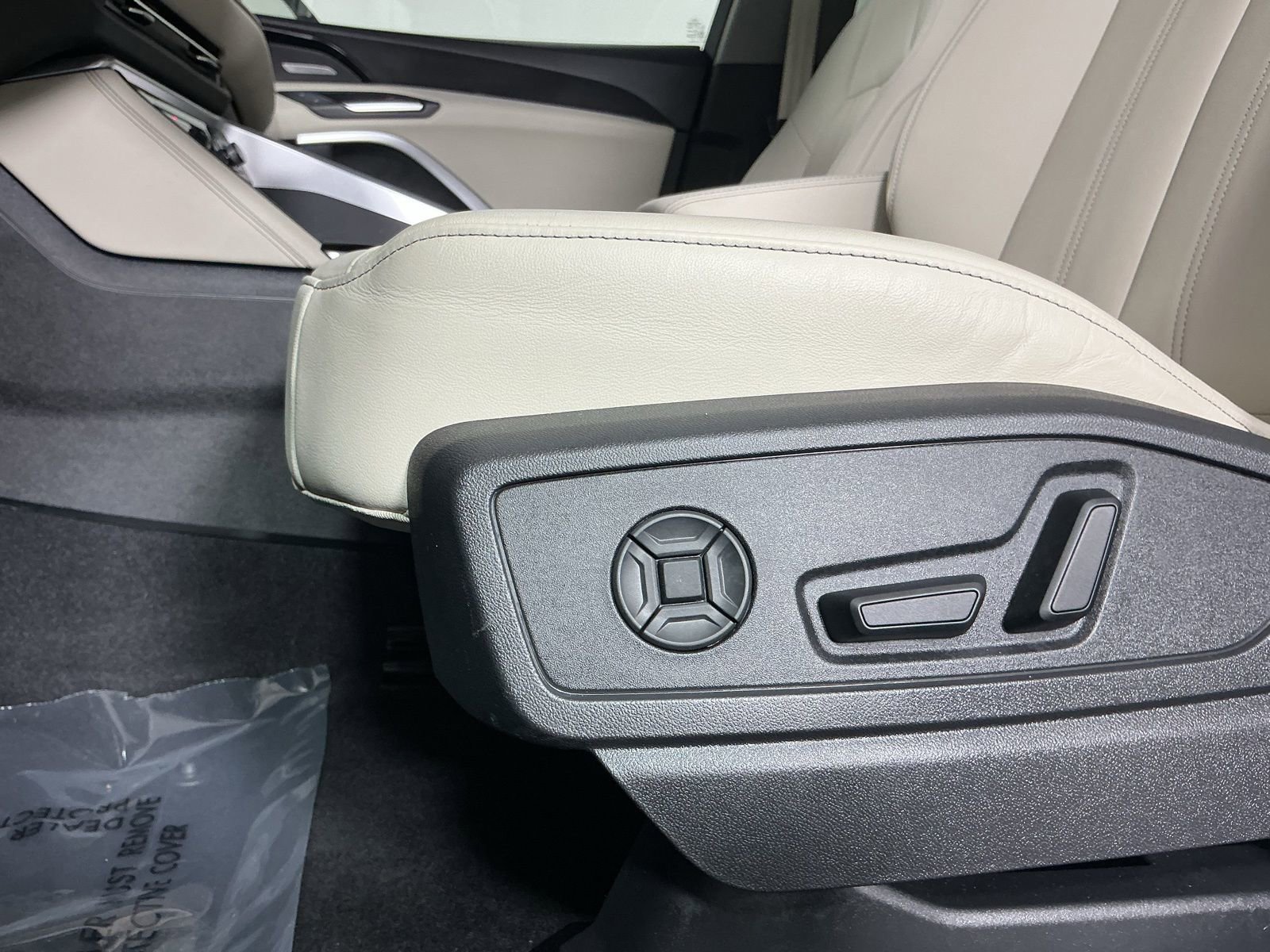 Used 2025 Audi Q5 Premium Plus w/ Premium Plus image 17