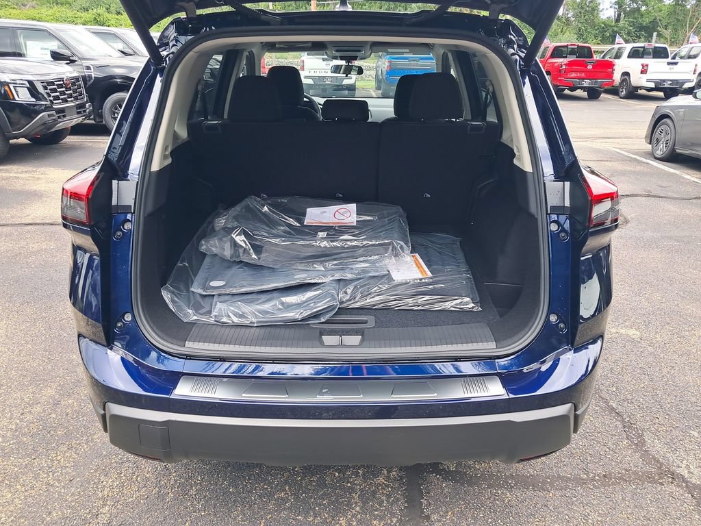 New 2026 Nissan Rogue SV w/ Cold Weather Package AWD/4WD image 24