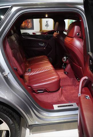 Used 2020 Bentley Bentayga AWD/4WD image 23