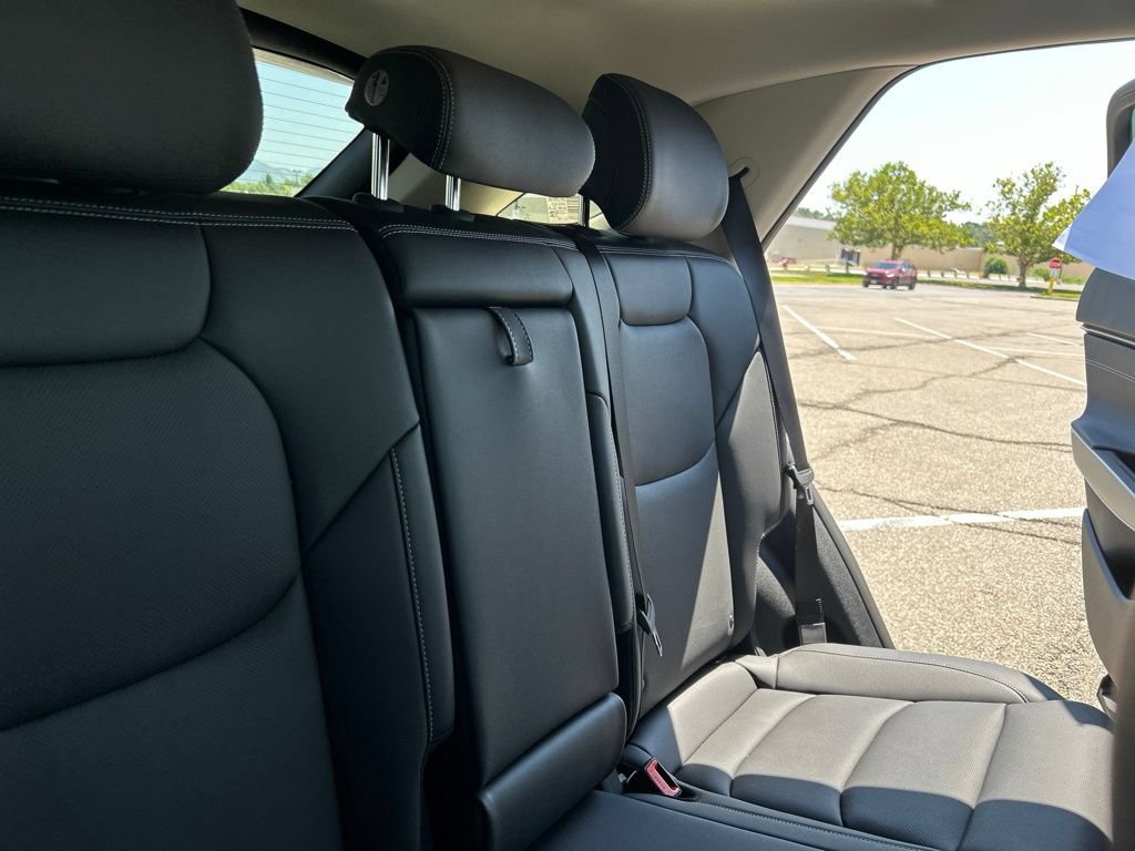 New 2027 Genesis GV70 2.5T Select AWD/4WD image 29