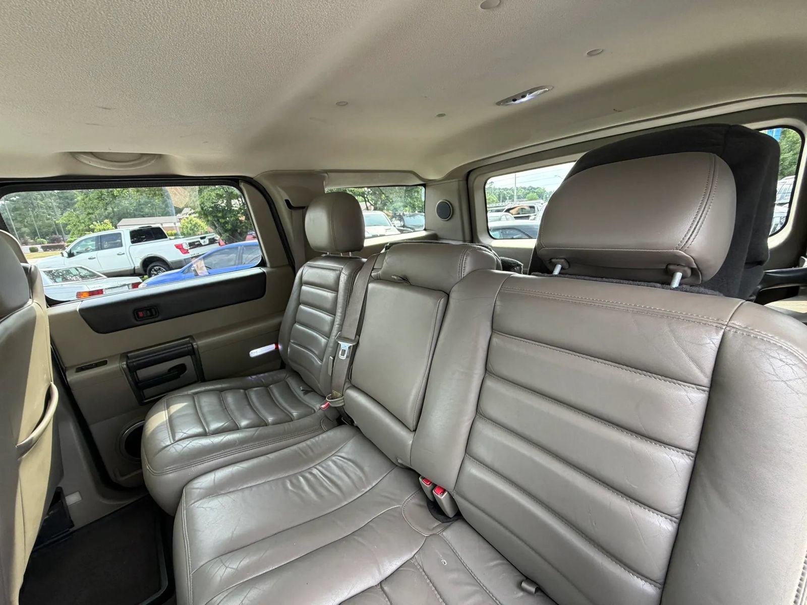 Used 2004 HUMMER H2 SUT w/ Preferred Equipment Group AWD/4WD image 18