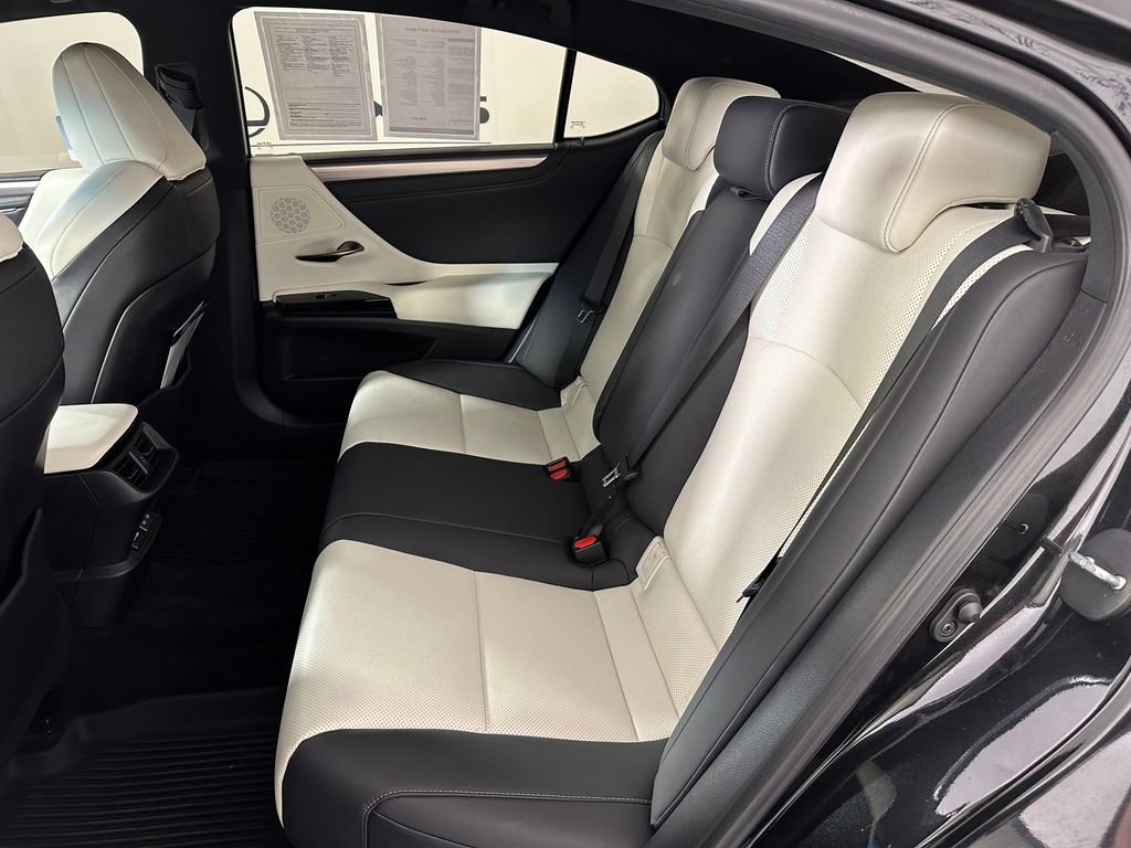 Used 2024 Lexus ES 350 F Sport w/ Technology Package FWD image 19