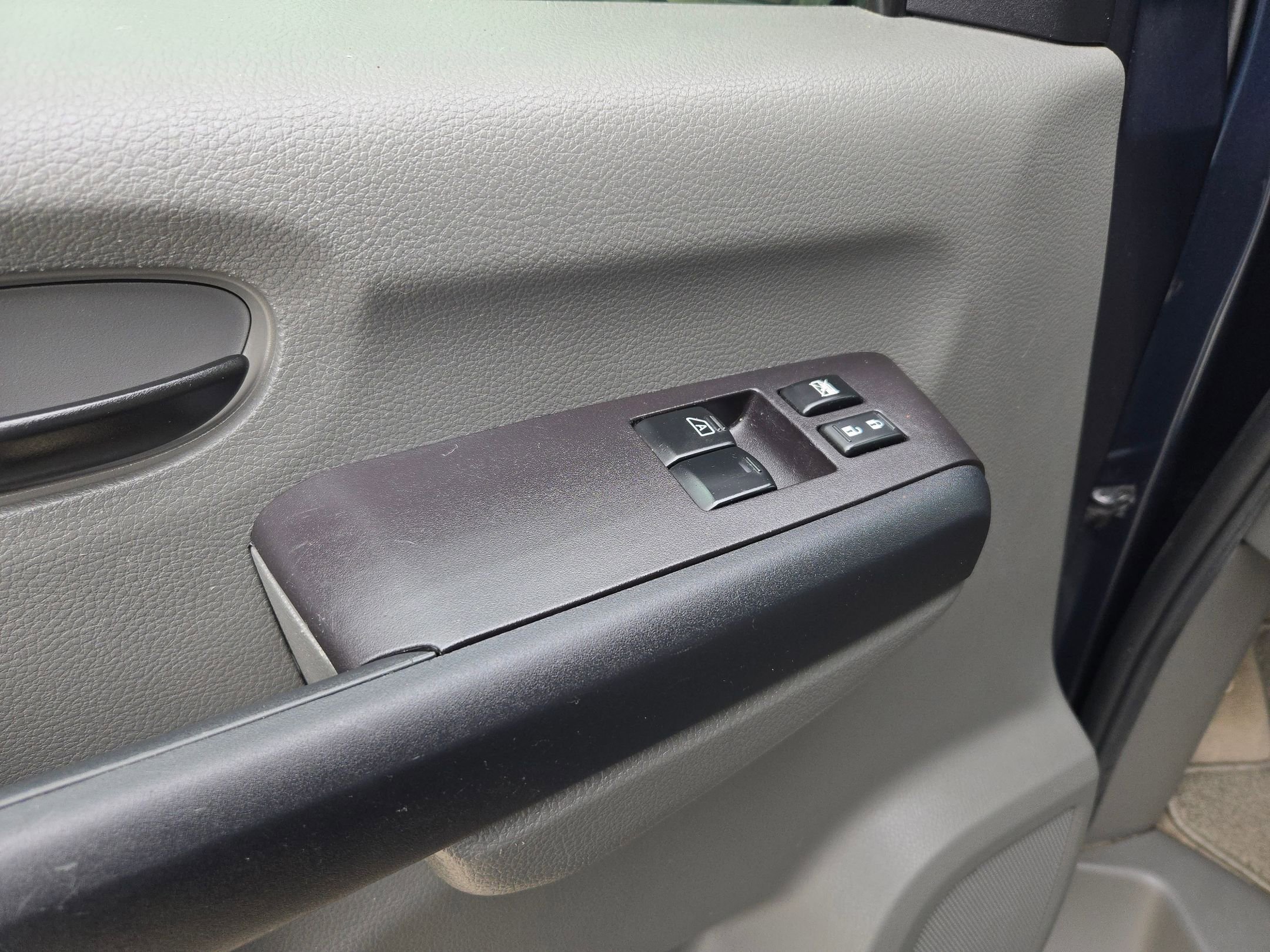 Used 2016 Nissan NV 3500 SL image 13