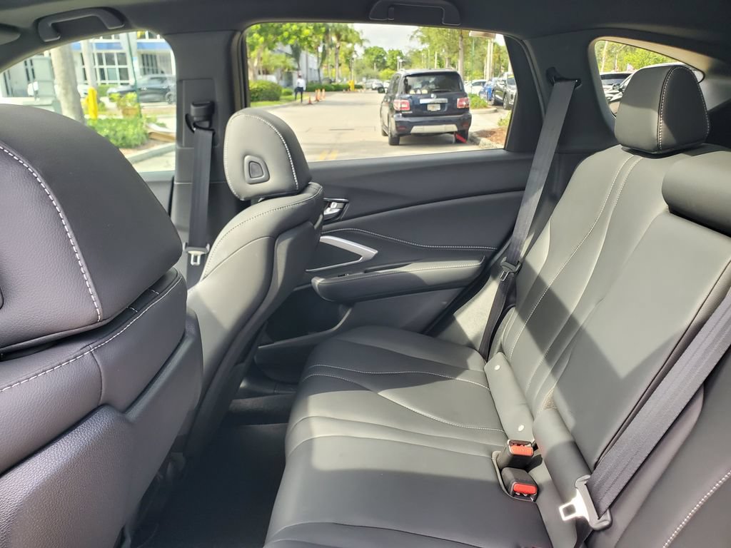 Used 2025 Acura RDX SH-AWD image 12