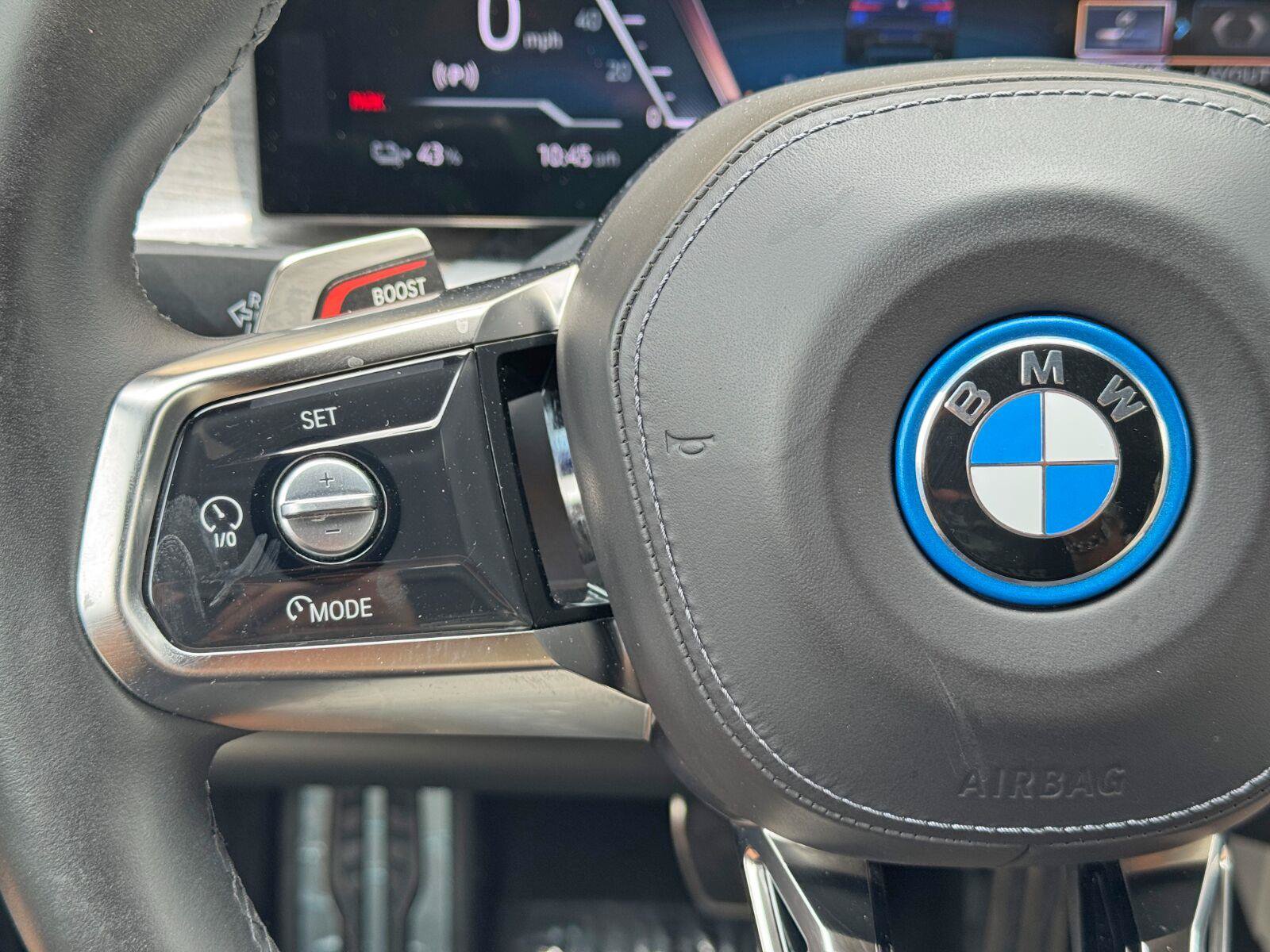 Used 2023 BMW i7 xDrive60 AWD/4WD image 24