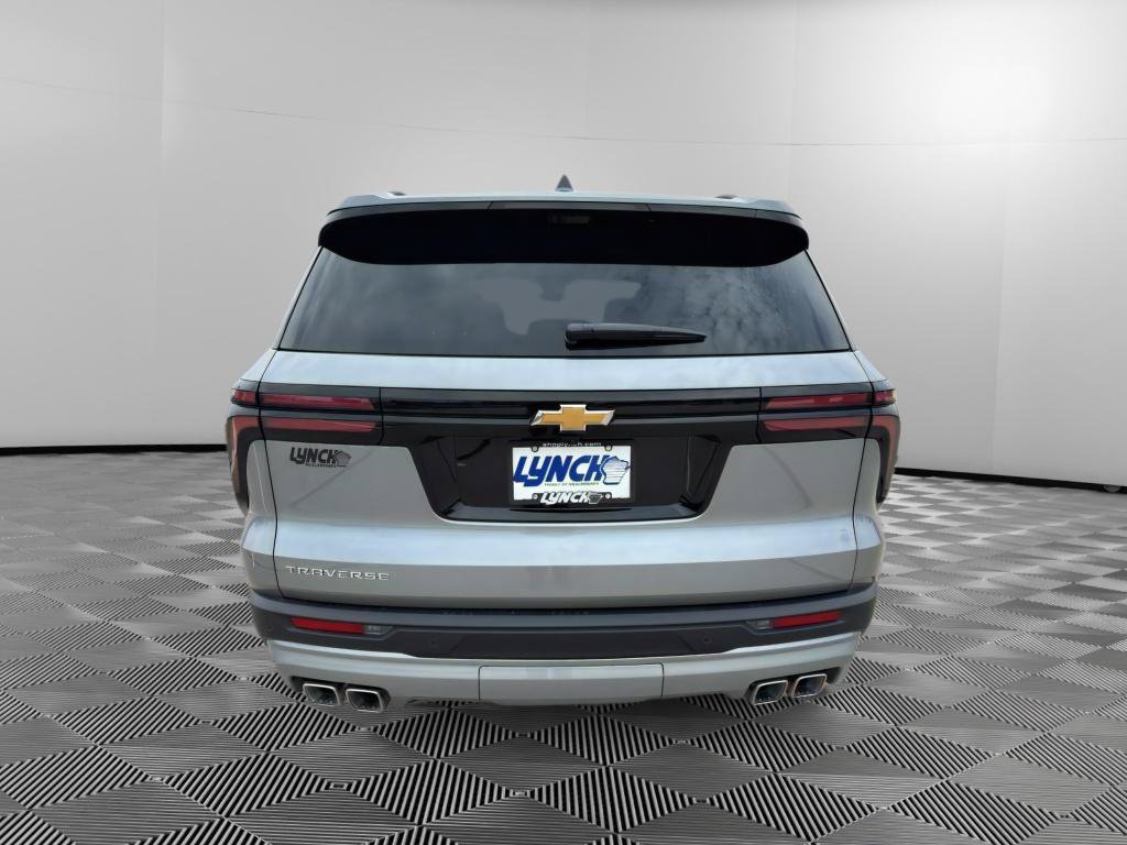 New 2026 Chevrolet Traverse LT w/ Driver Confidence Package FWD image 4