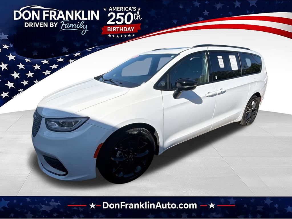 Used 2025 Chrysler Pacifica Limited