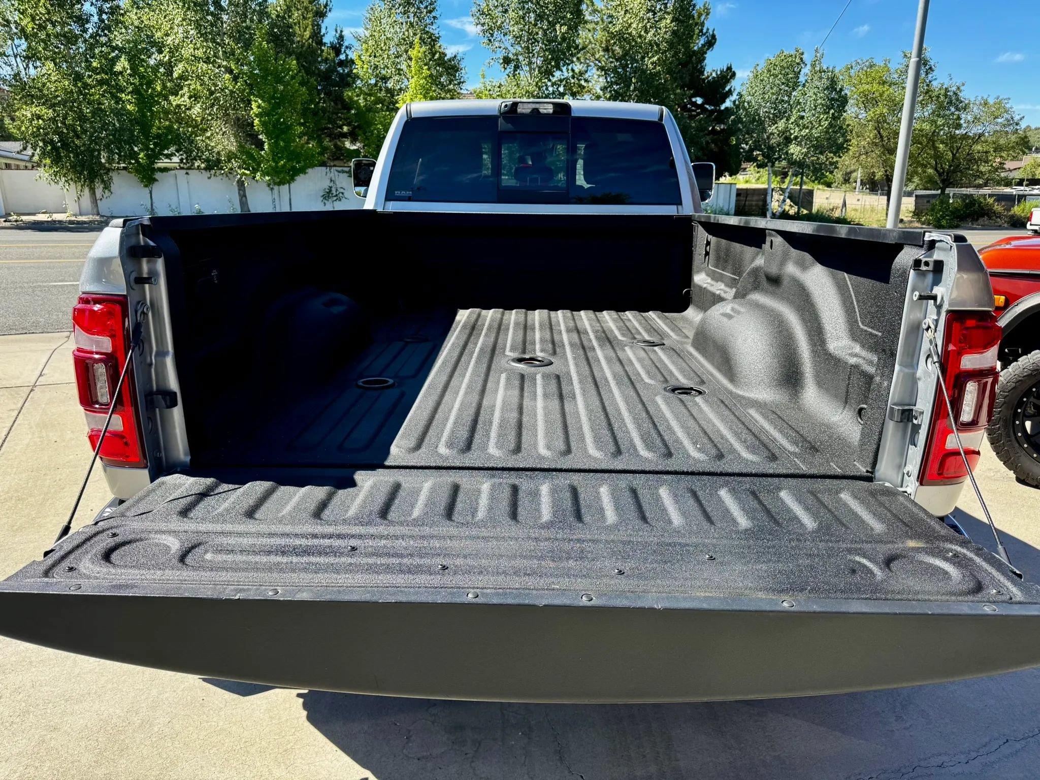 Used 2021 RAM 3500 Laramie AWD/4WD image 5